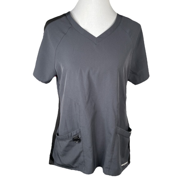 Sketchers by Barco V Neck Scrubs Top Gray Size Medium - Picture 8 of 8
